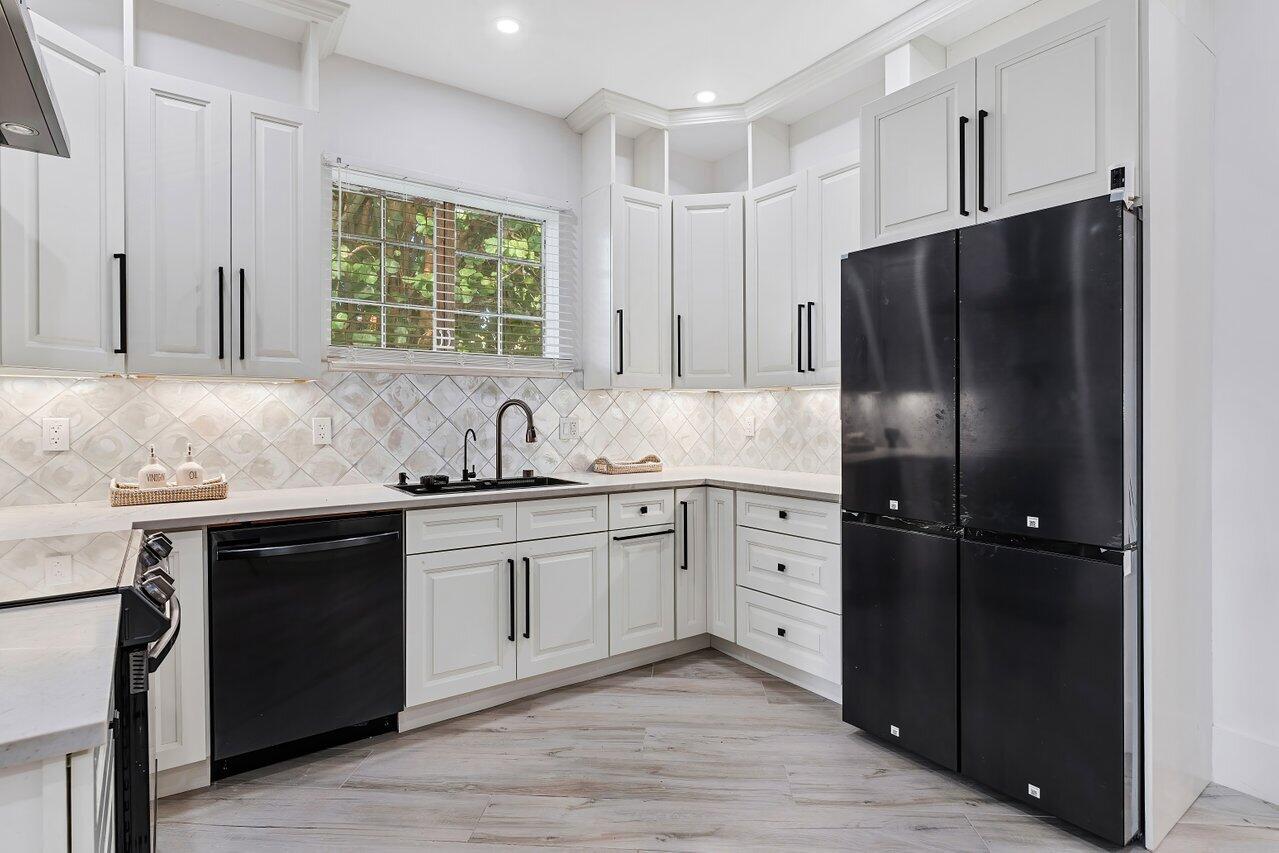 816 Park Place, West Palm Beach FL, 33401