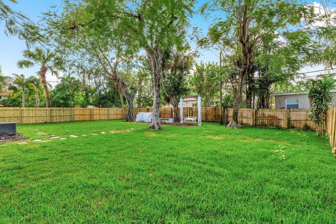 816 Park Place, West Palm Beach FL, 33401