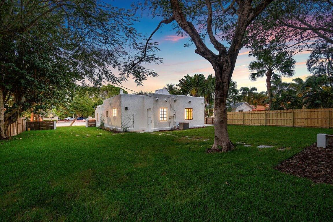 816 Park Place, West Palm Beach FL, 33401