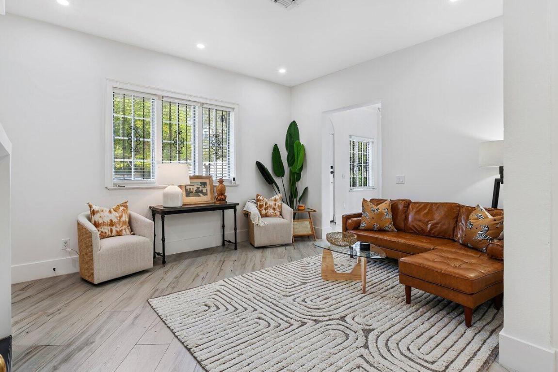 816 Park Place, West Palm Beach FL, 33401