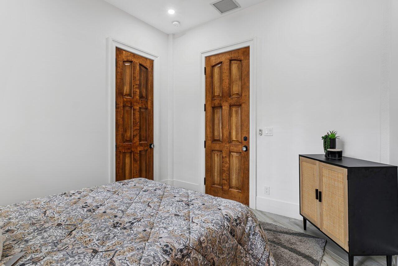 816 Park Place, West Palm Beach FL, 33401