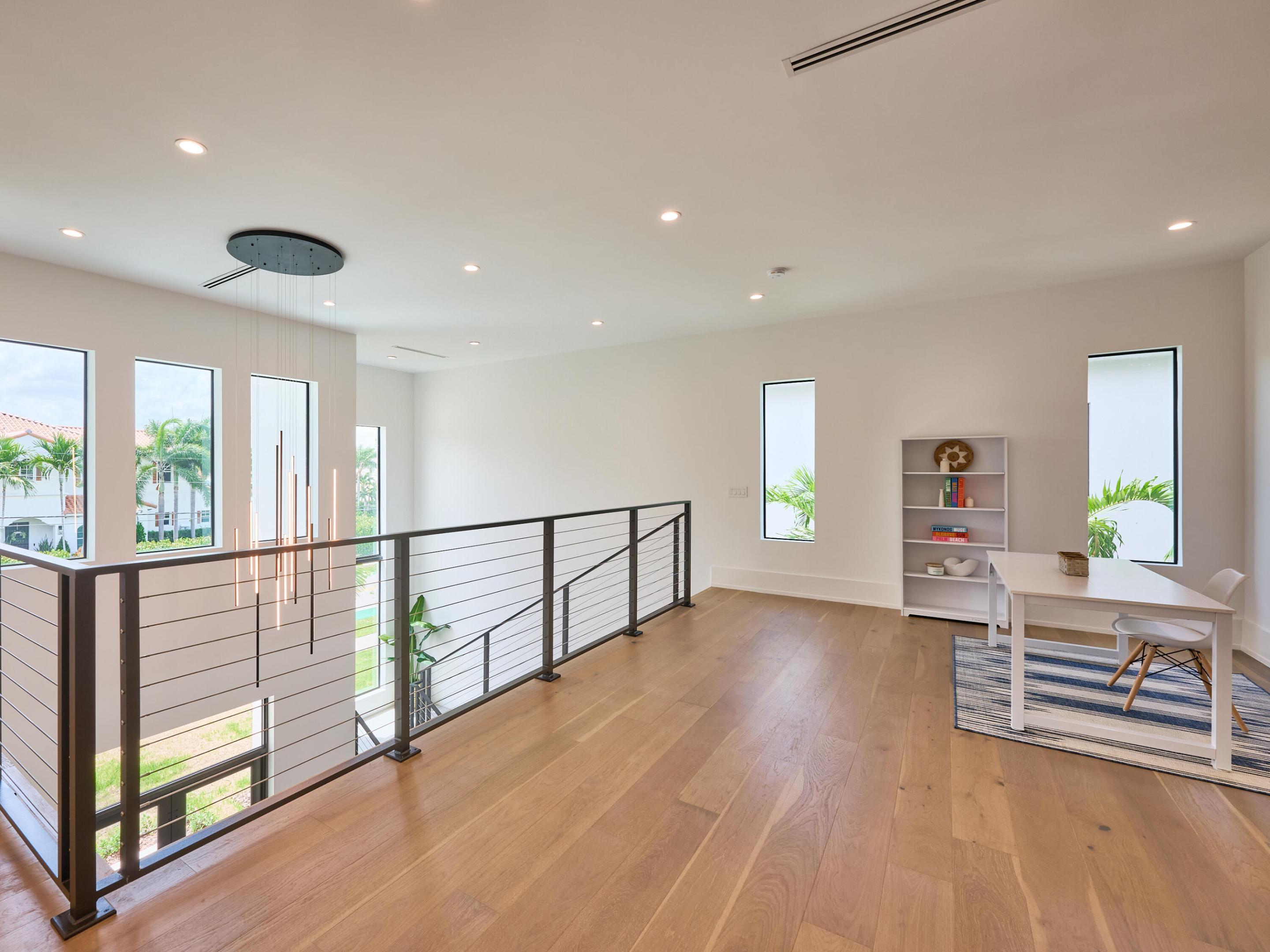 907 NE 2nd Avenue, Delray Beach FL, 33444