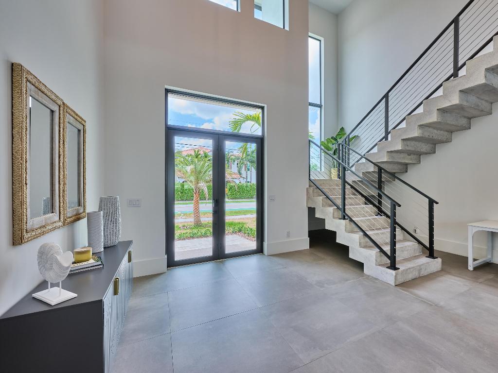 907 NE 2nd Avenue, Delray Beach FL, 33444