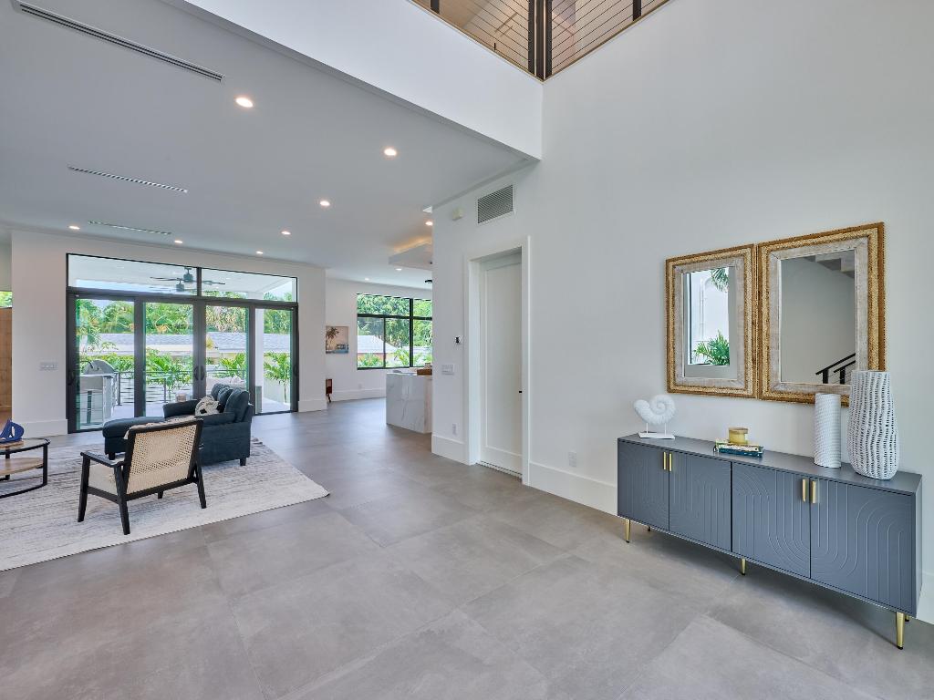 907 NE 2nd Avenue, Delray Beach FL, 33444