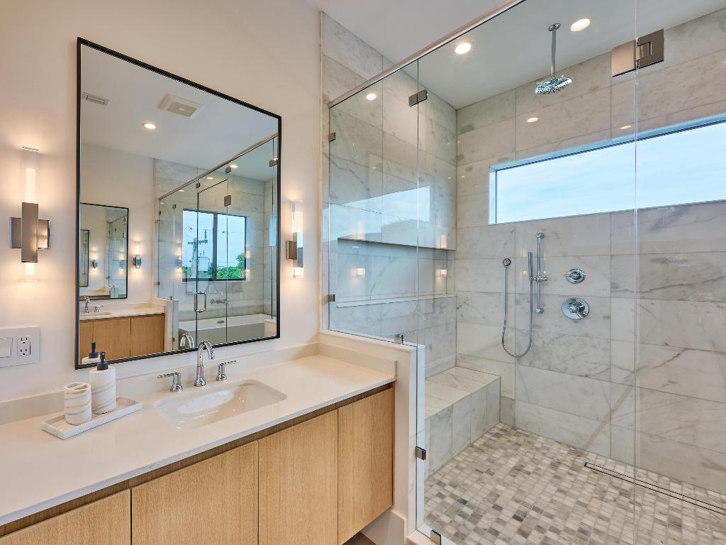 907 NE 2nd Avenue, Delray Beach FL, 33444