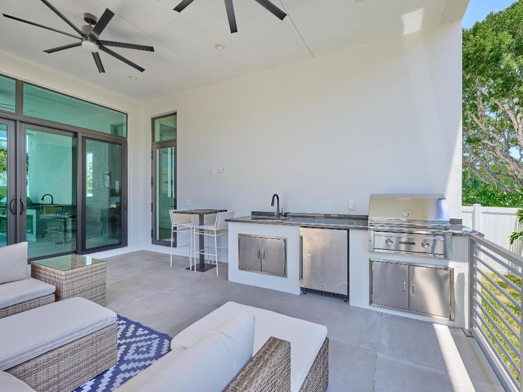 907 NE 2nd Avenue, Delray Beach FL, 33444