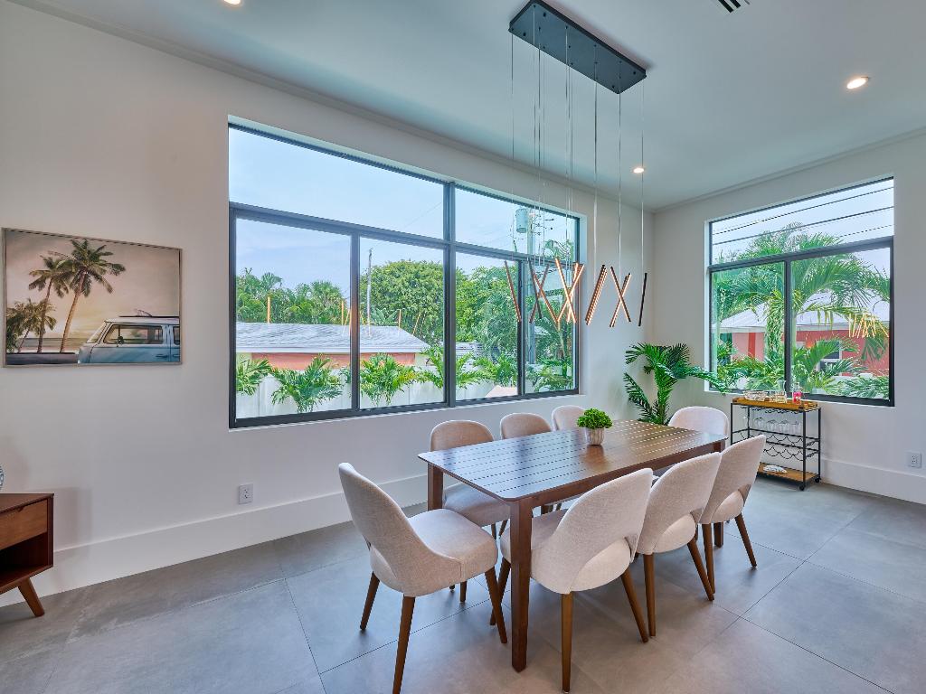 907 NE 2nd Avenue, Delray Beach FL, 33444