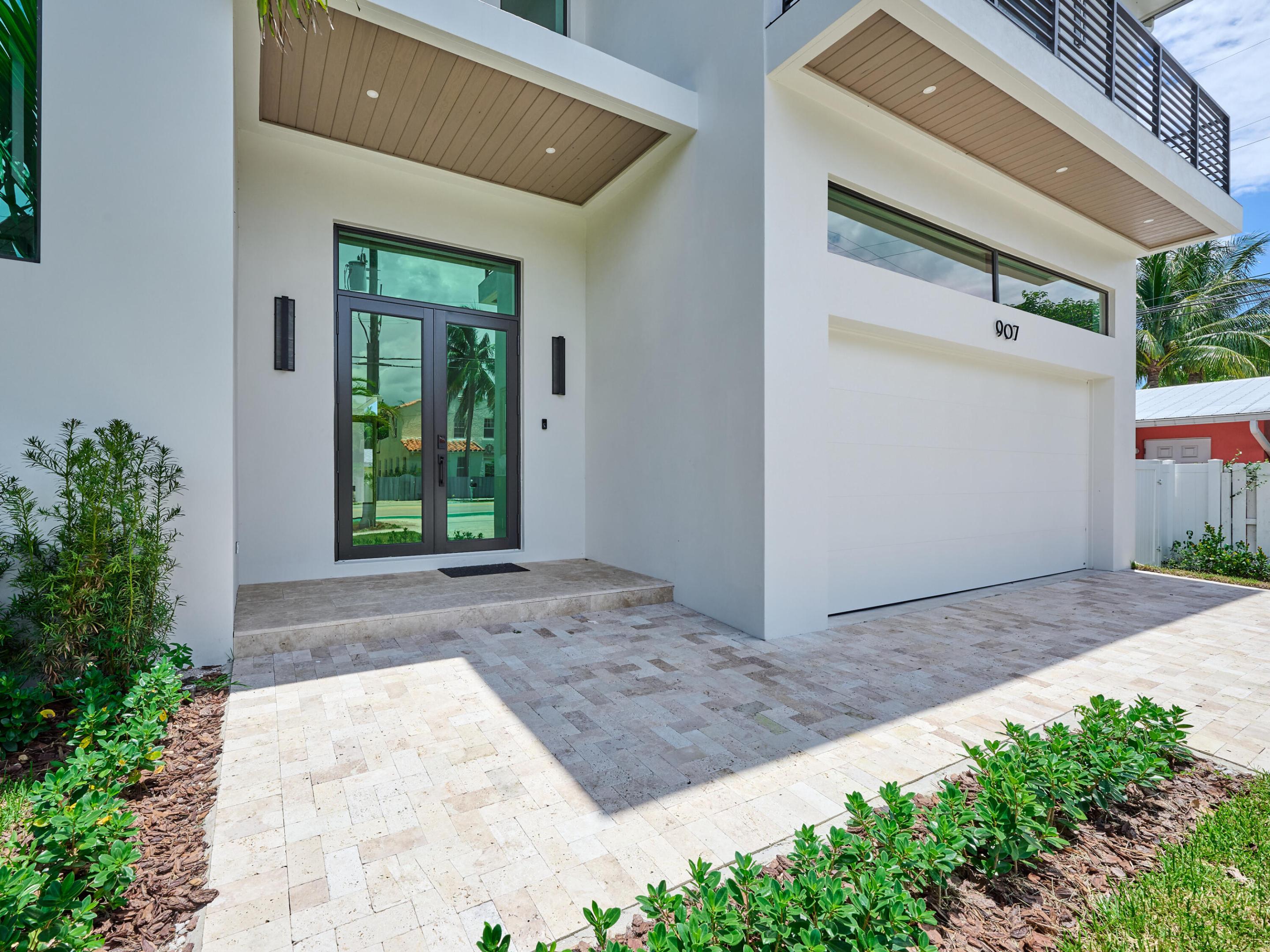 907 NE 2nd Avenue, Delray Beach FL, 33444