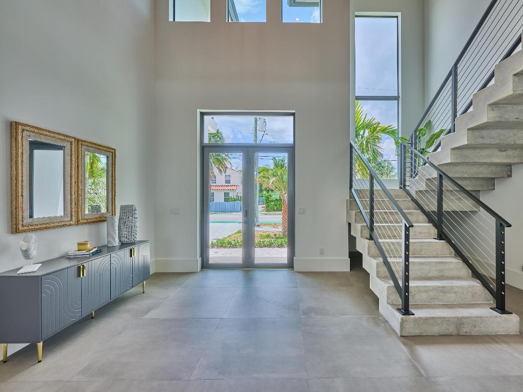 907 NE 2nd Avenue, Delray Beach FL, 33444