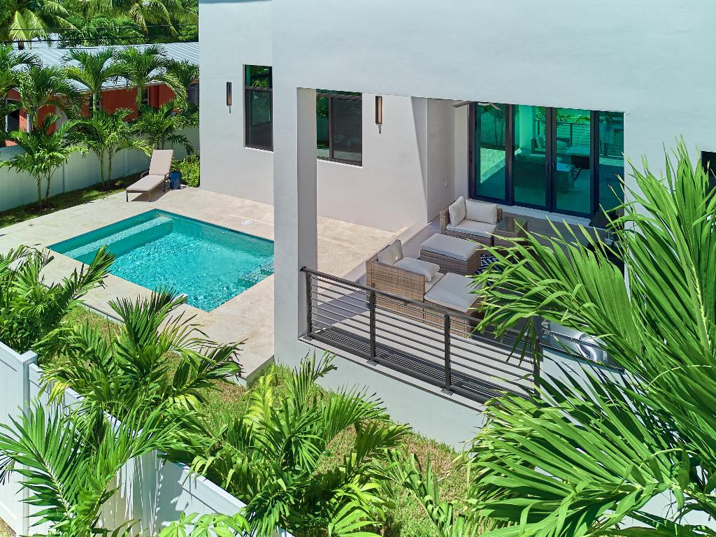 907 NE 2nd Avenue, Delray Beach FL, 33444