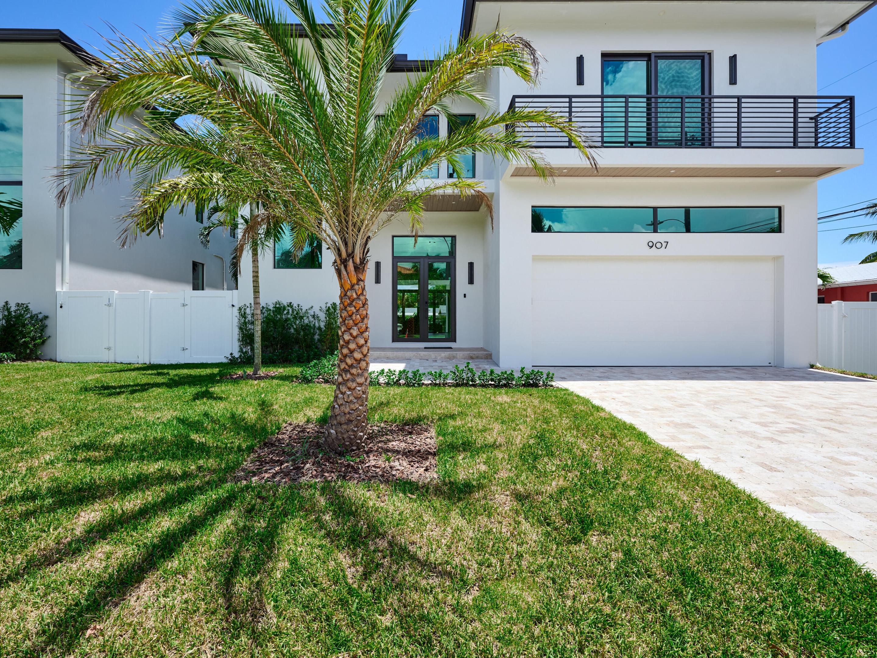 907 NE 2nd Avenue, Delray Beach FL, 33444