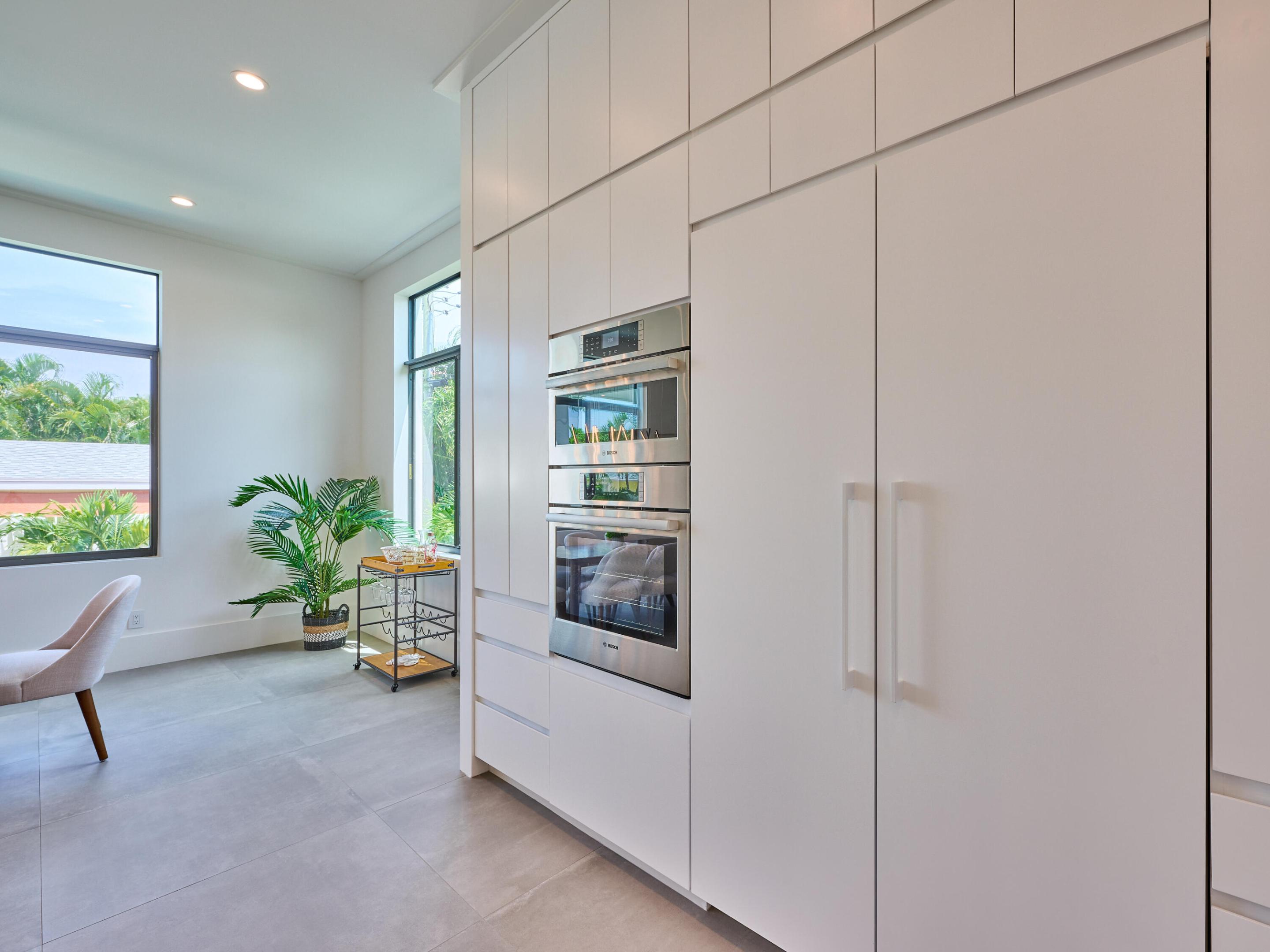 907 NE 2nd Avenue, Delray Beach FL, 33444