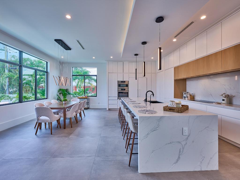 907 NE 2nd Avenue, Delray Beach FL, 33444