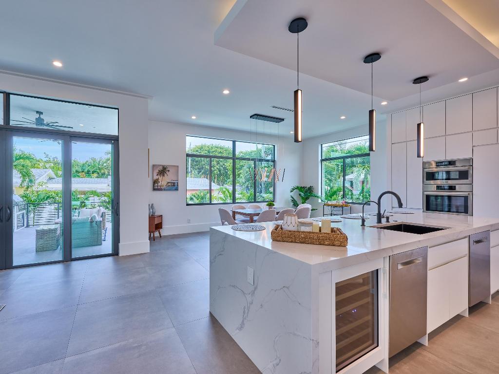 907 NE 2nd Avenue, Delray Beach FL, 33444