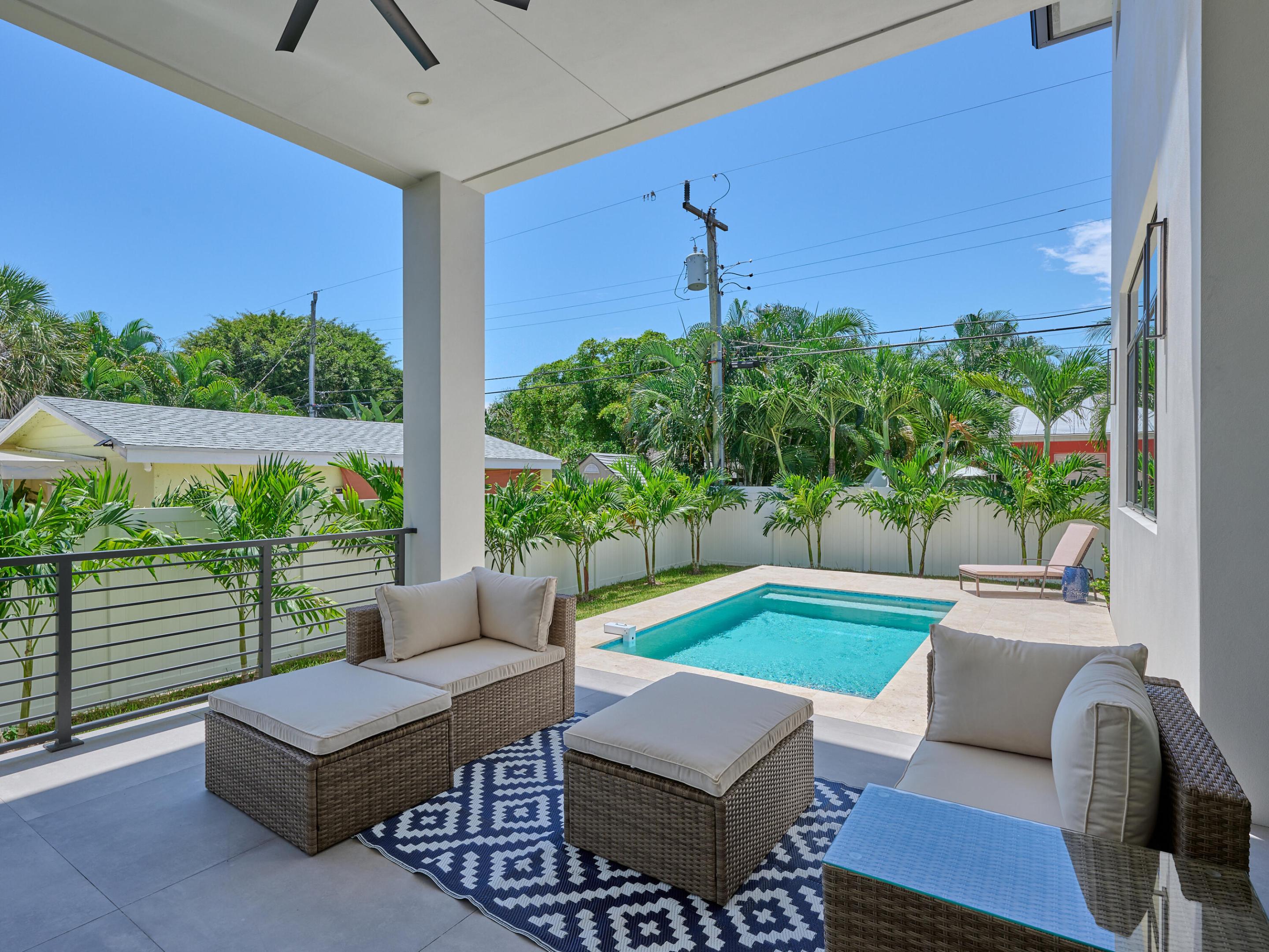 907 NE 2nd Avenue, Delray Beach FL, 33444