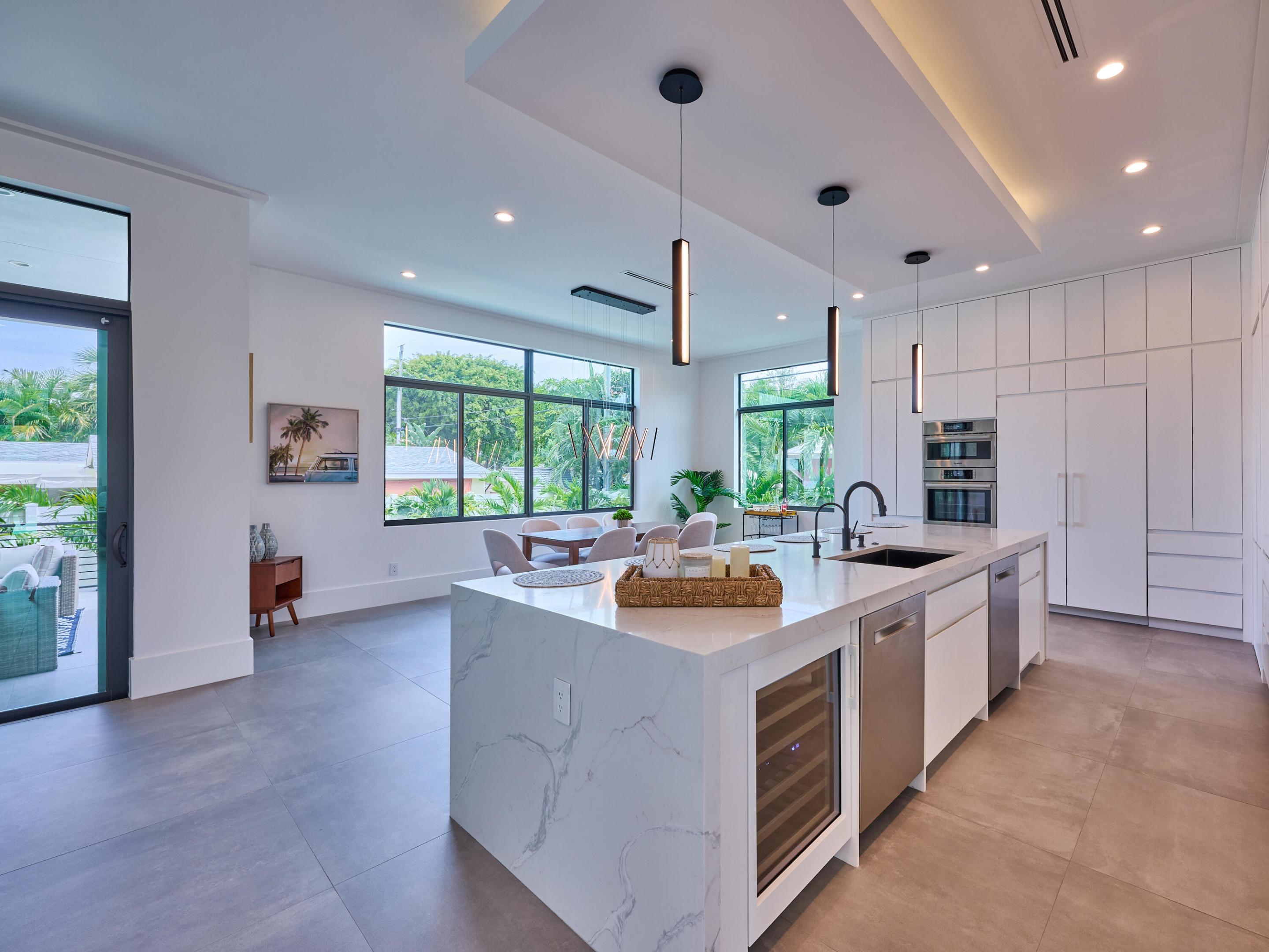 907 NE 2nd Avenue, Delray Beach FL, 33444