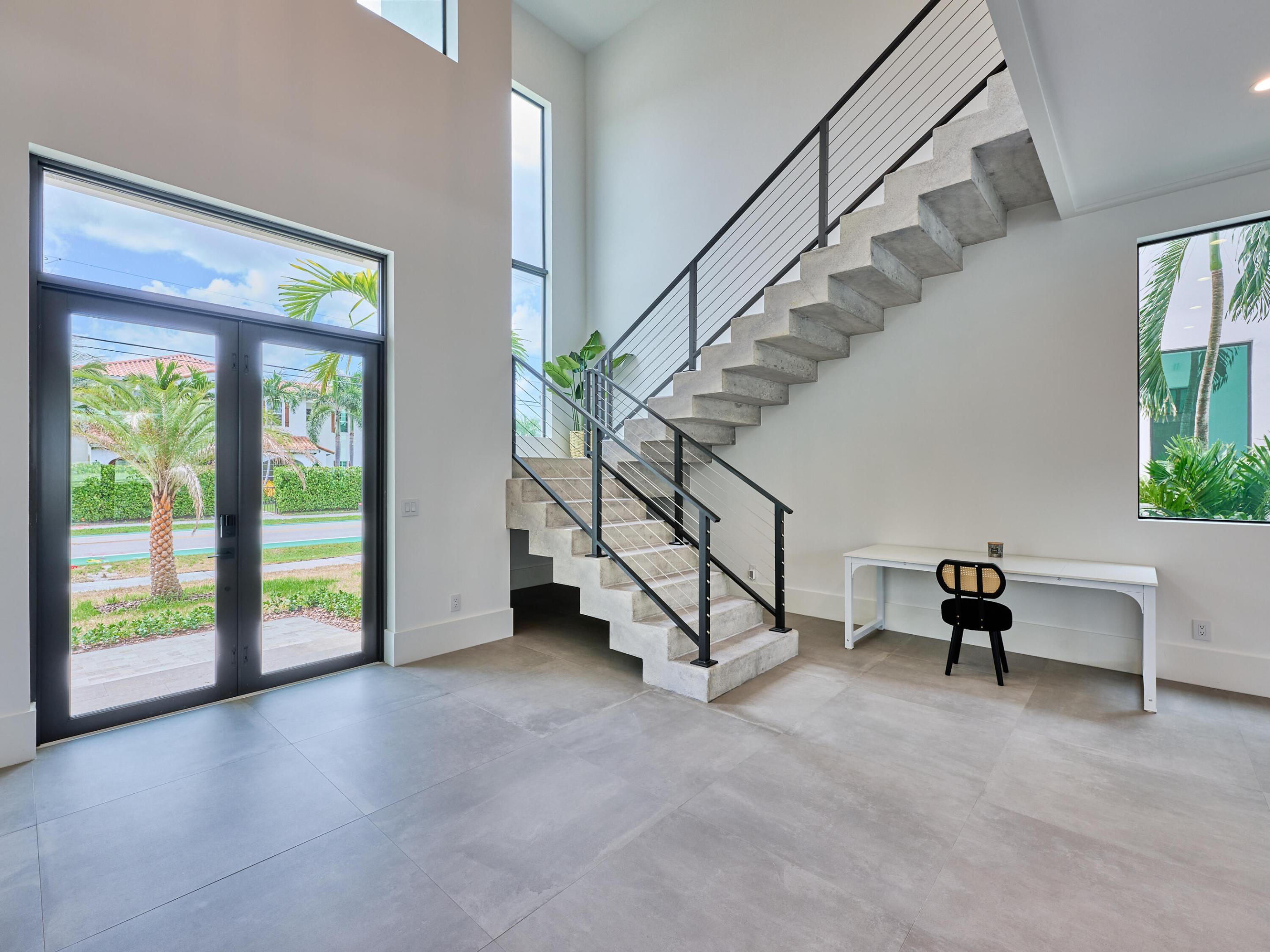 907 NE 2nd Avenue, Delray Beach FL, 33444