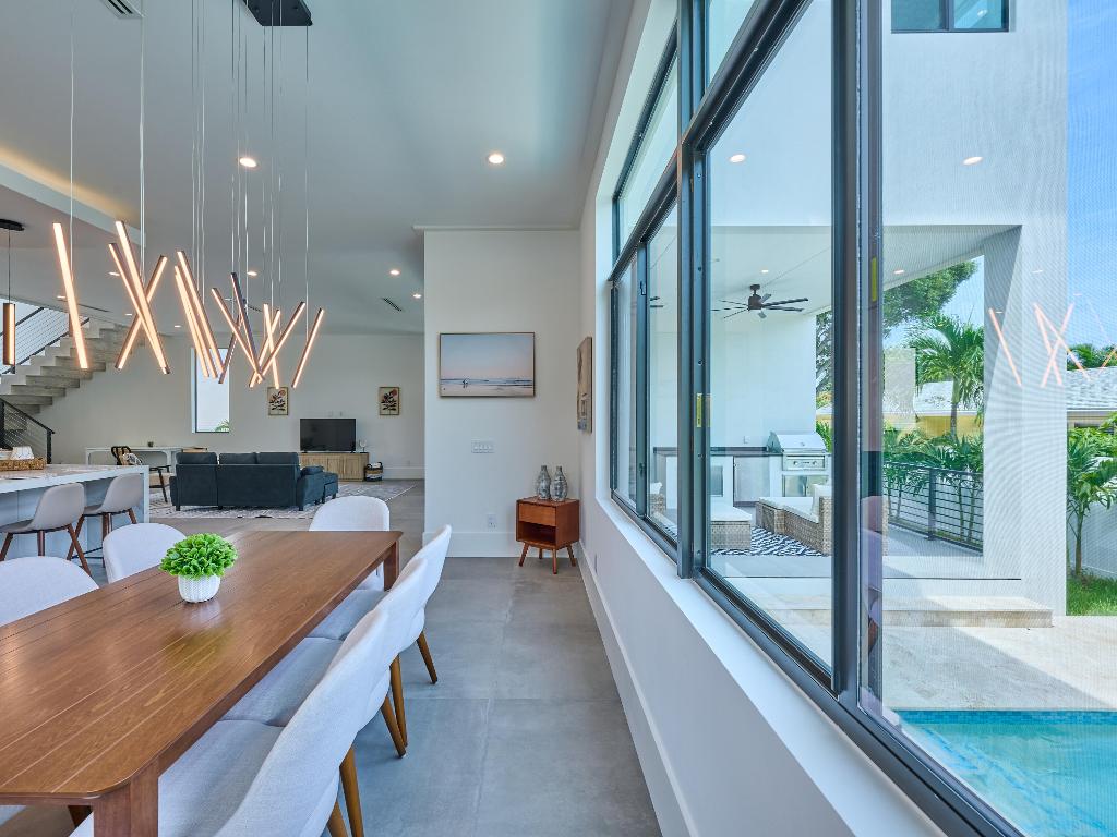 907 NE 2nd Avenue, Delray Beach FL, 33444