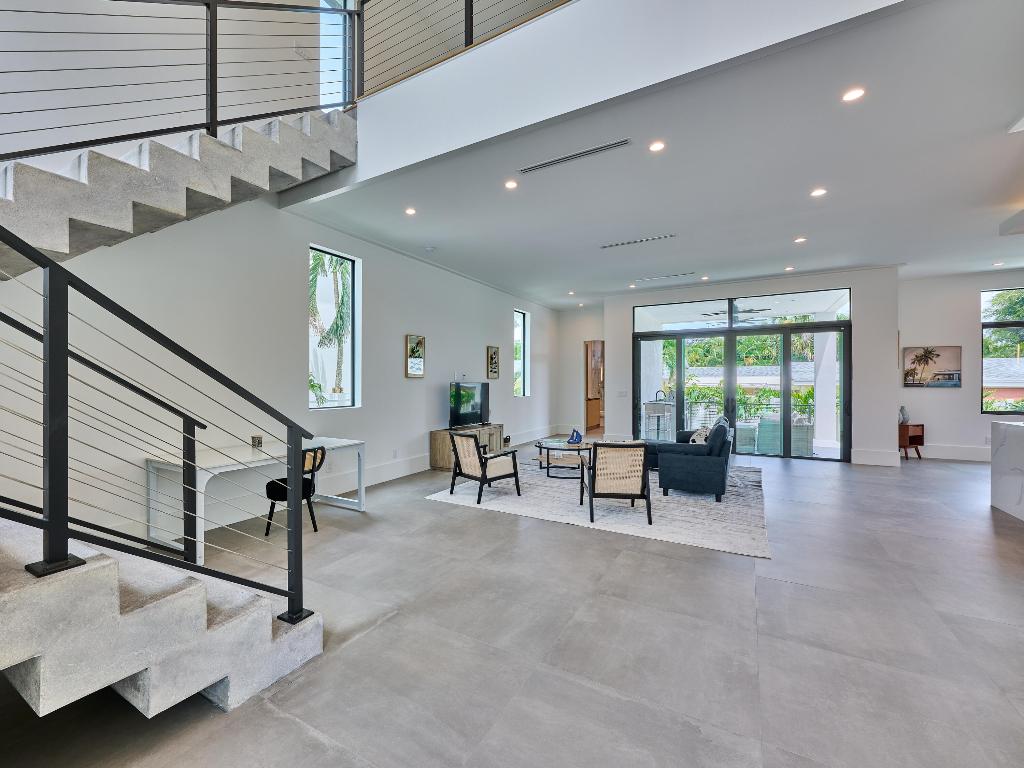 907 NE 2nd Avenue, Delray Beach FL, 33444