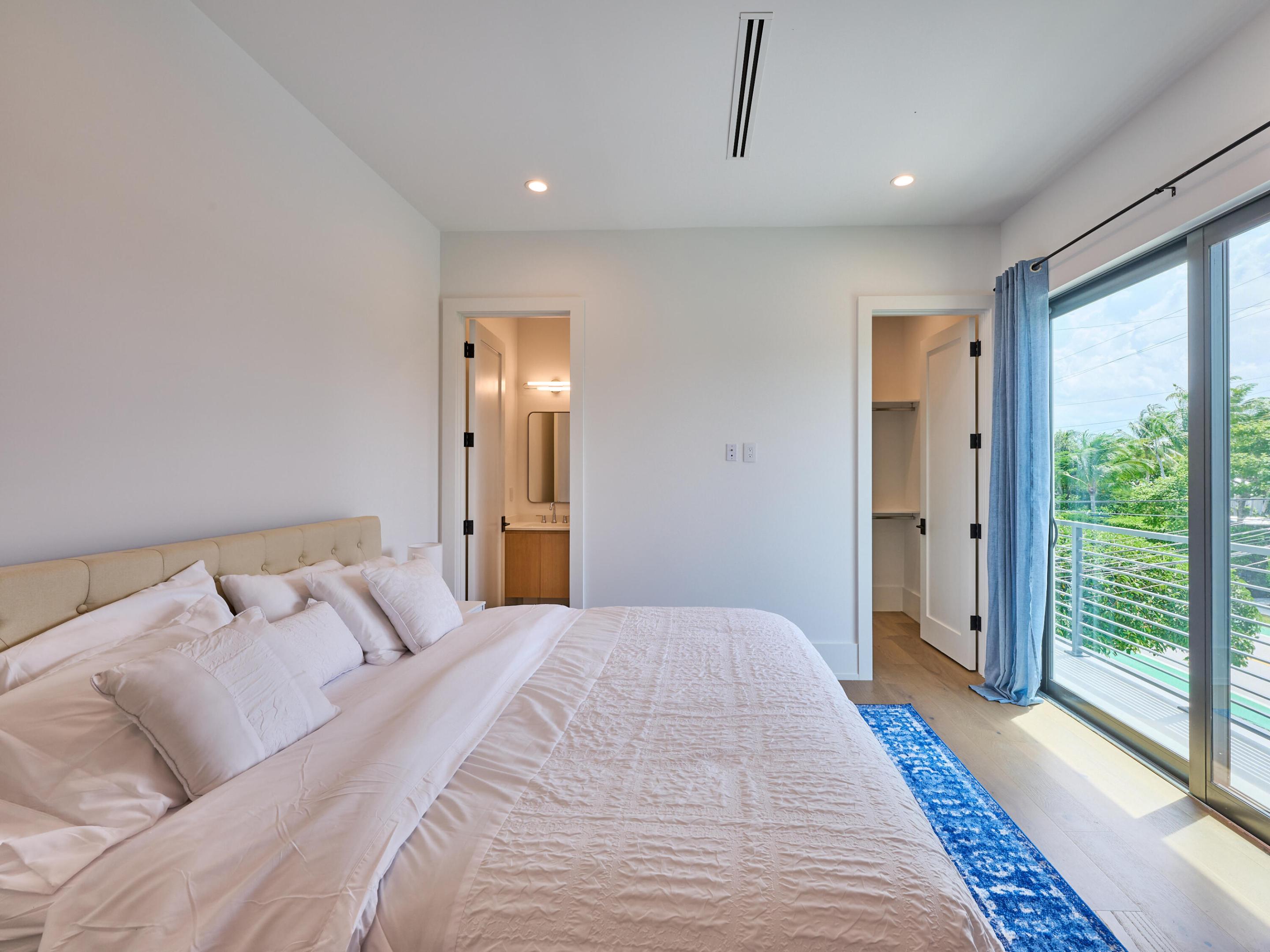 907 NE 2nd Avenue, Delray Beach FL, 33444