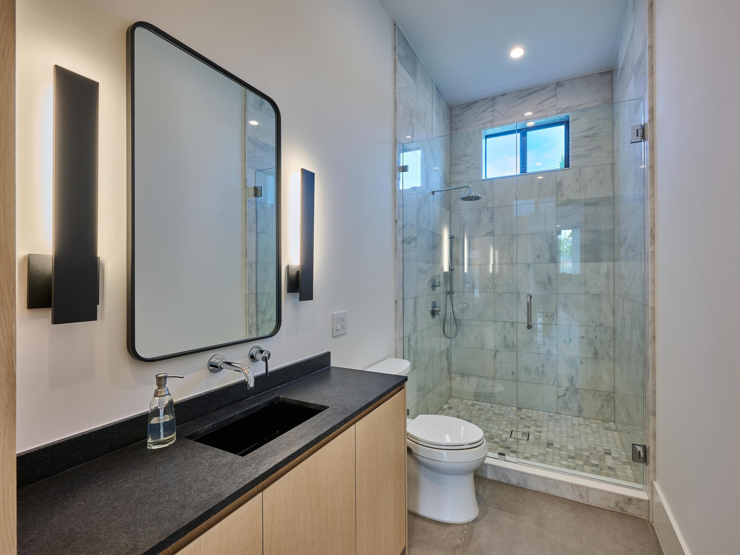 907 NE 2nd Avenue, Delray Beach FL, 33444