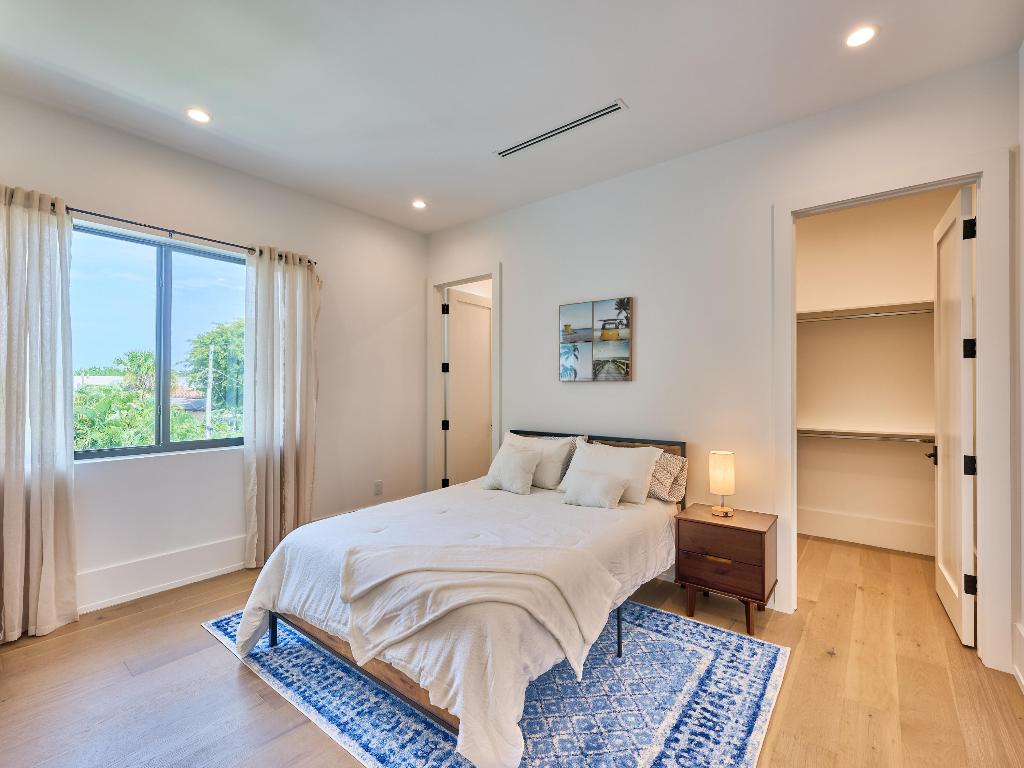 907 NE 2nd Avenue, Delray Beach FL, 33444