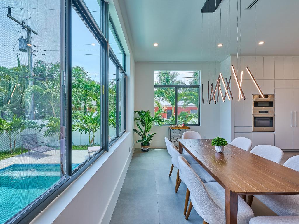 907 NE 2nd Avenue, Delray Beach FL, 33444