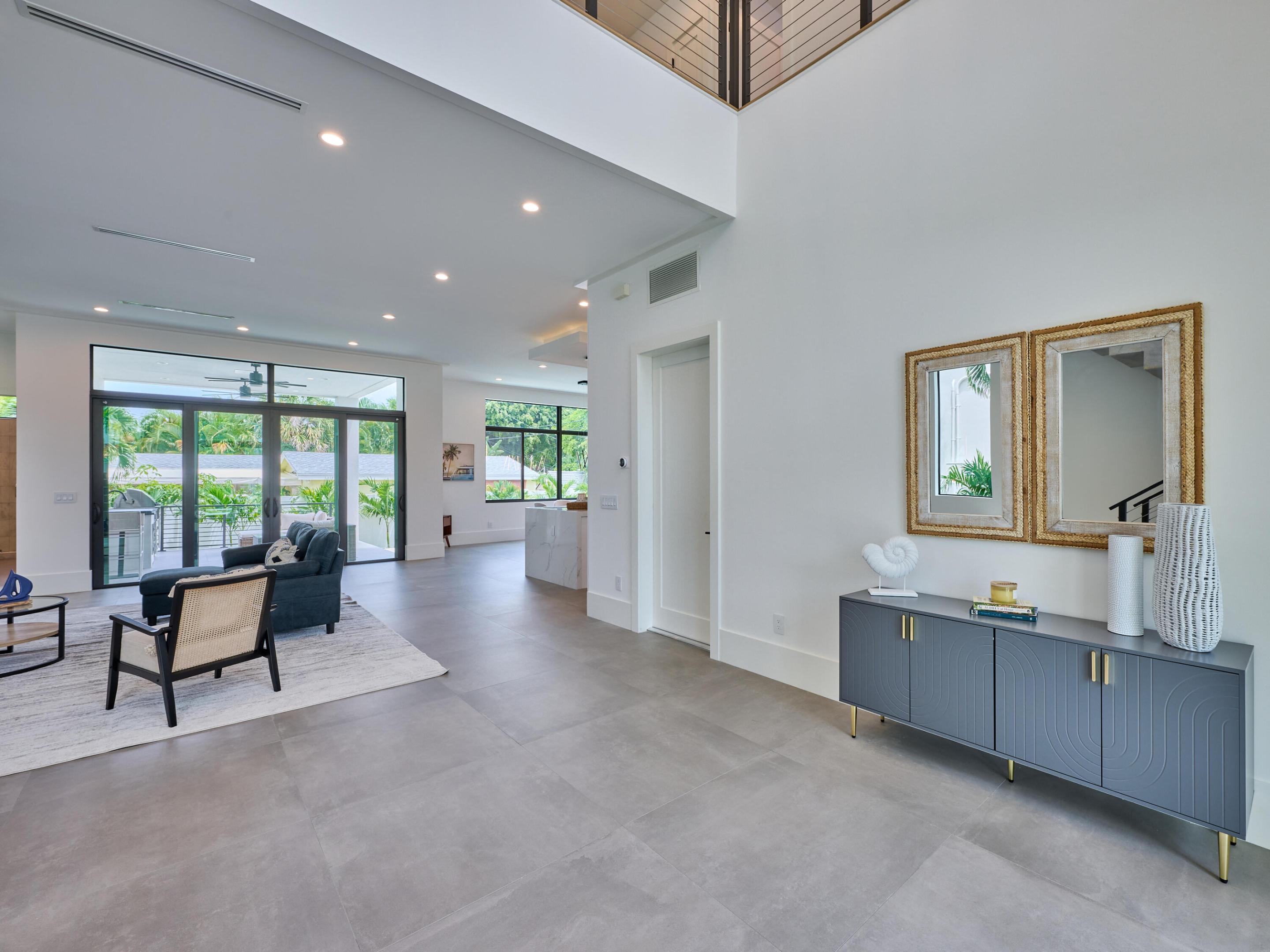 907 NE 2nd Avenue, Delray Beach FL, 33444