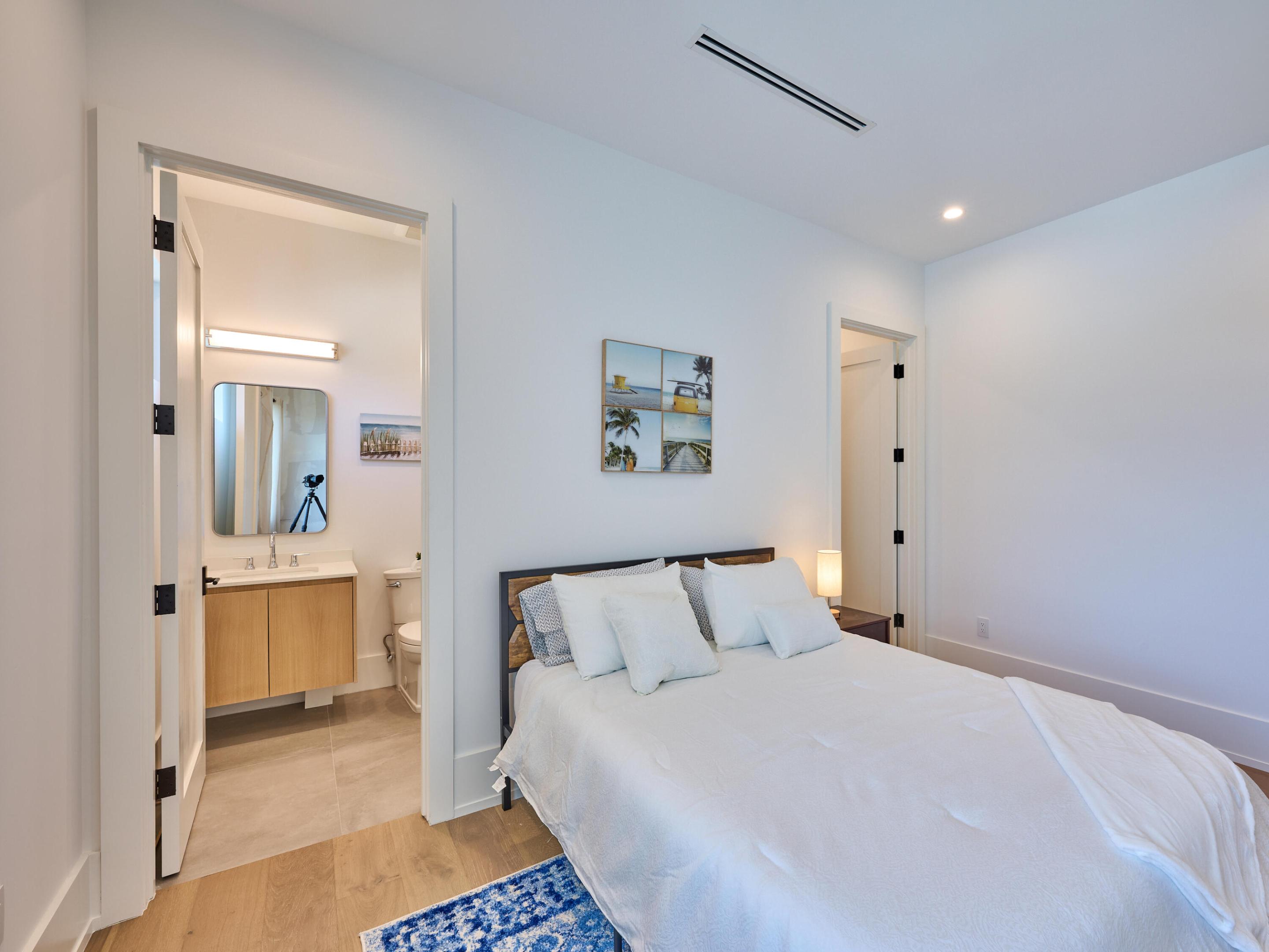 907 NE 2nd Avenue, Delray Beach FL, 33444