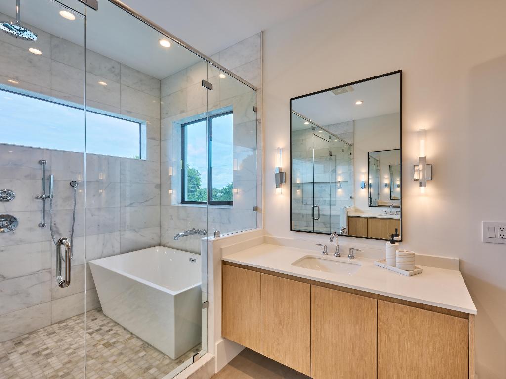 907 NE 2nd Avenue, Delray Beach FL, 33444