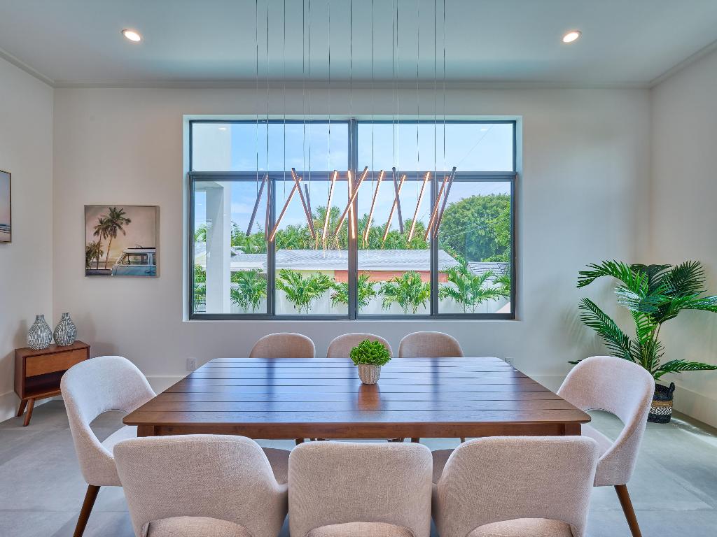 907 NE 2nd Avenue, Delray Beach FL, 33444