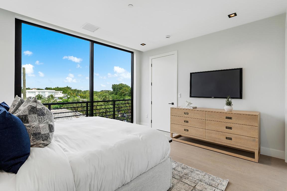 930 Palm Trail, Delray Beach FL, 33483