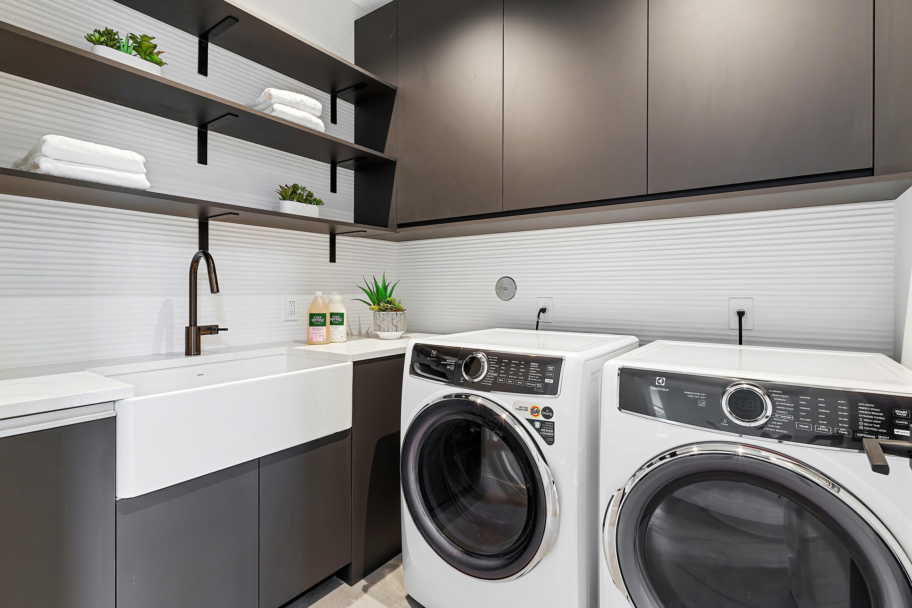 930 Palm Trail, Delray Beach FL, 33483