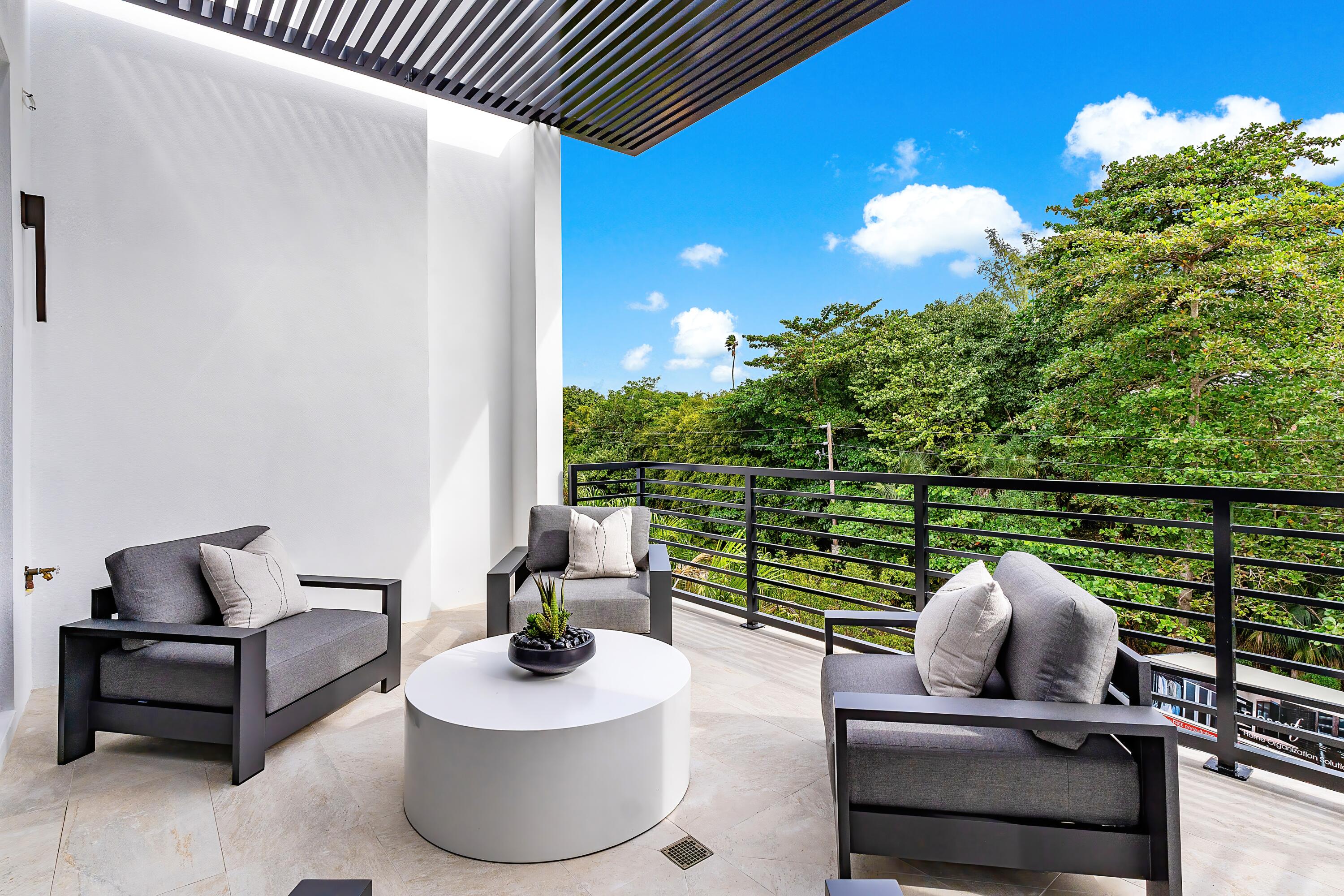 930 Palm Trail, Delray Beach FL, 33483