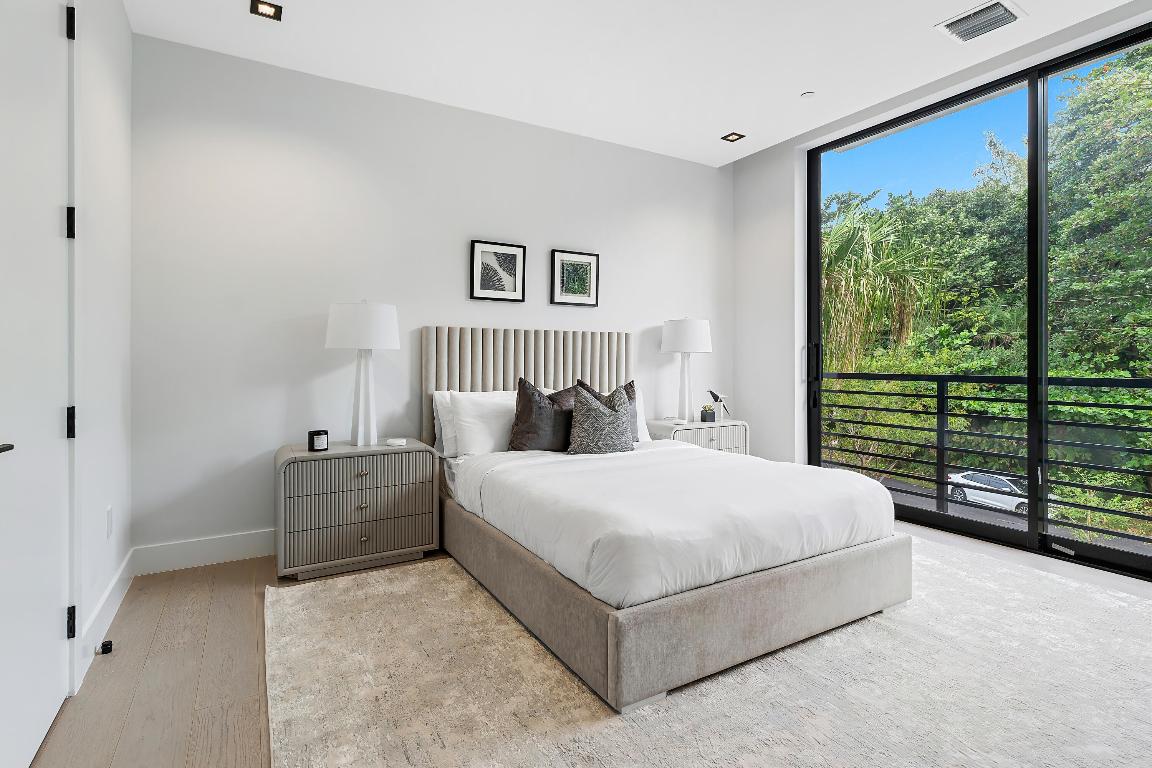 930 Palm Trail, Delray Beach FL, 33483