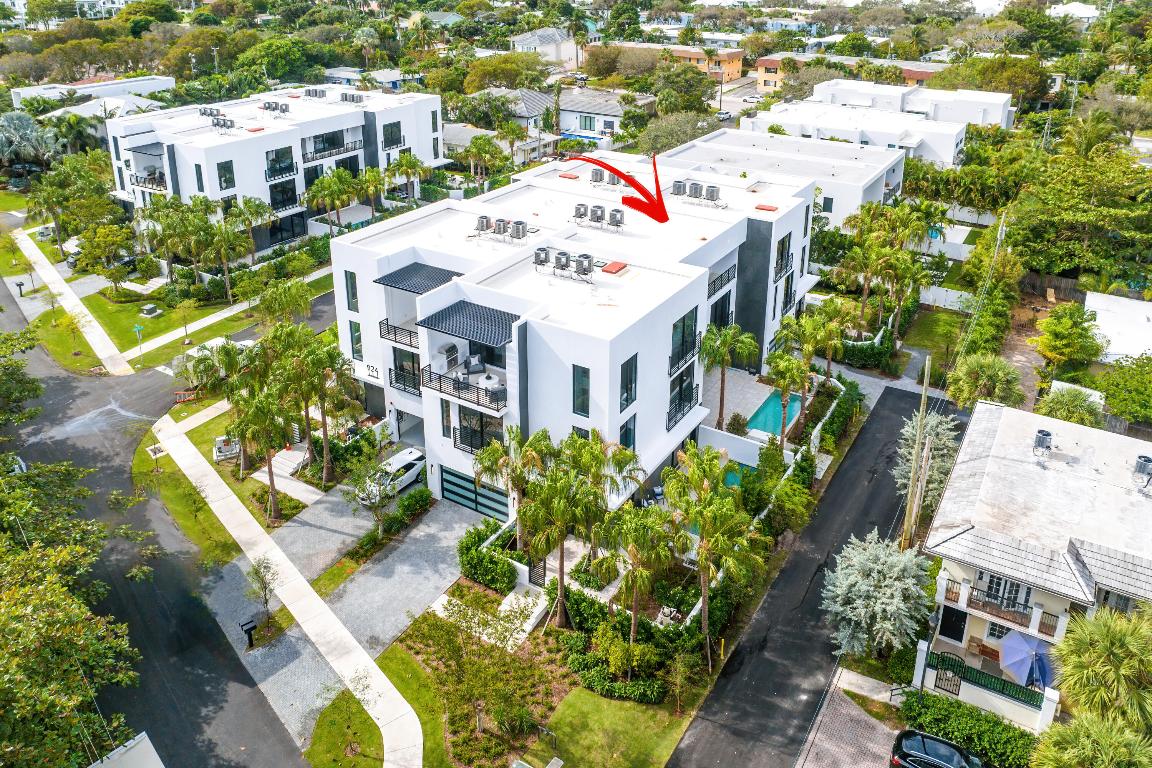 930 Palm Trail, Delray Beach FL, 33483