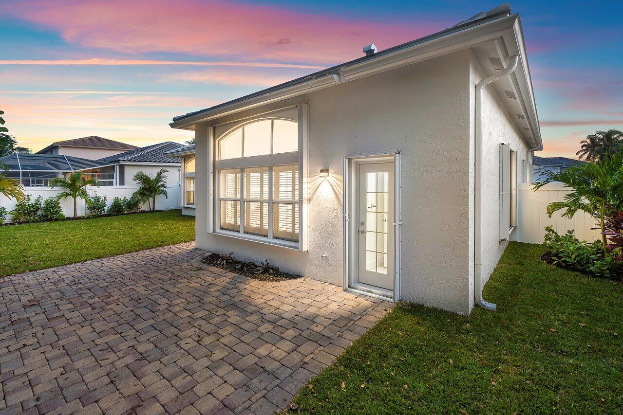 5954 Las Colinas Circle