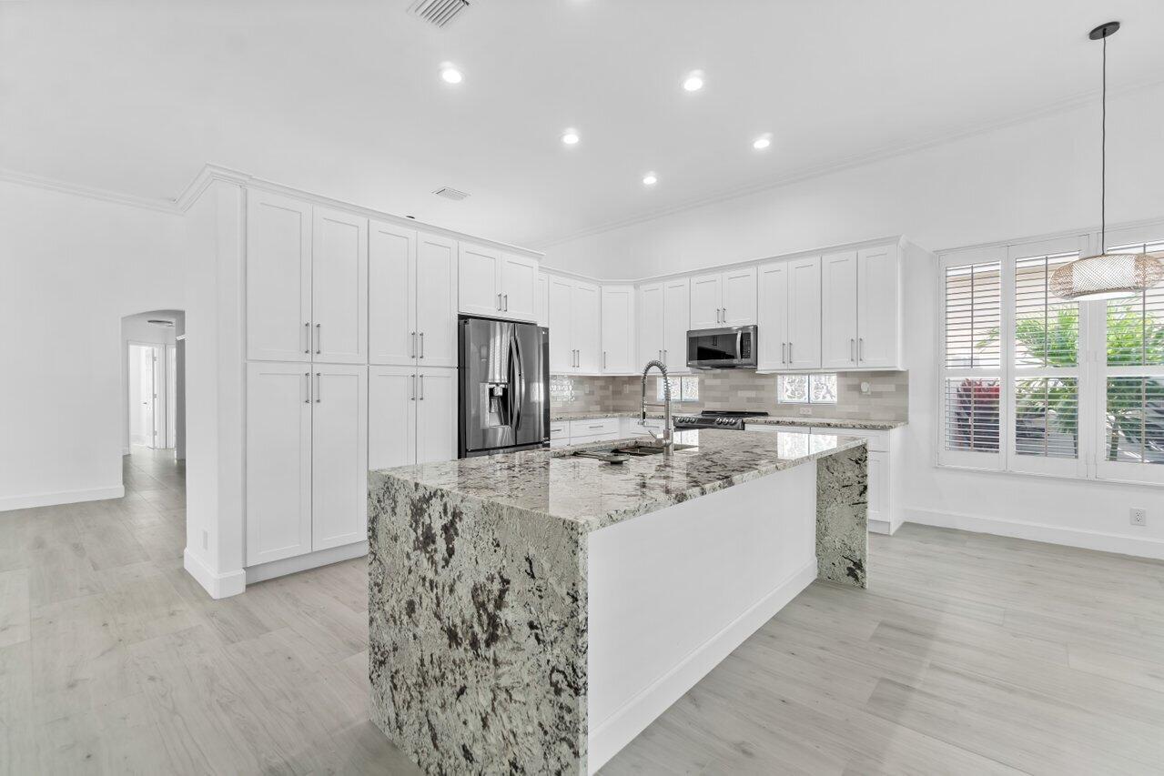 5954 Las Colinas Circle