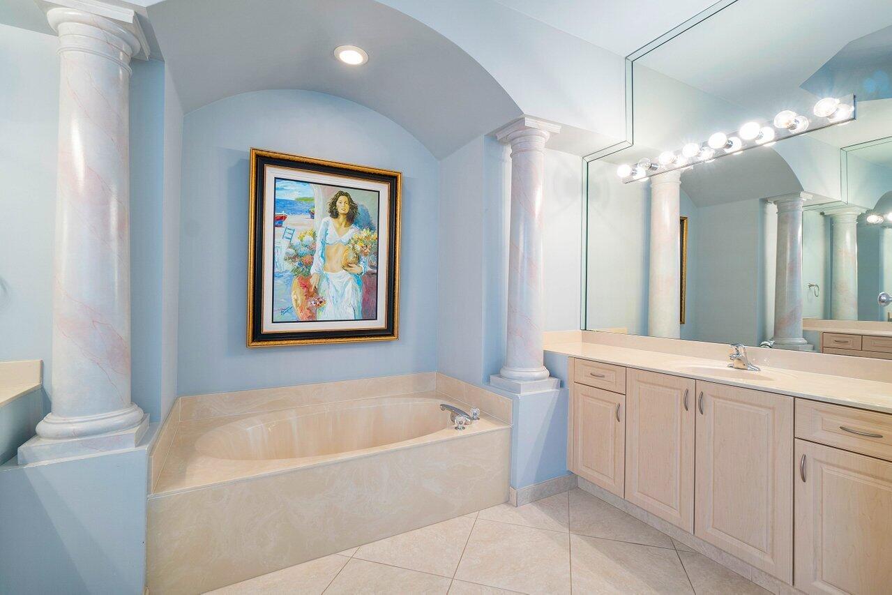 8225 Sandpiper Glen Drive, Lake Worth FL, 33467