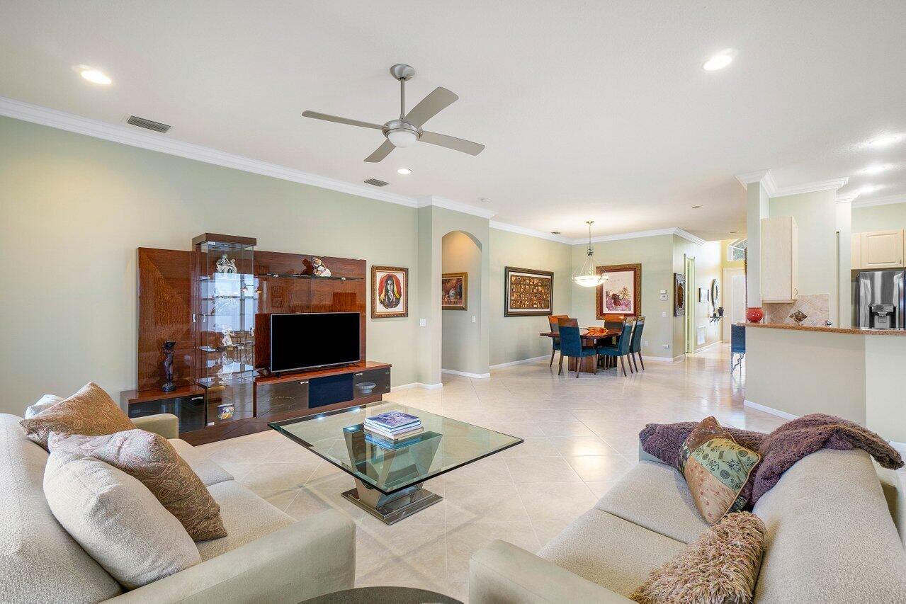 8225 Sandpiper Glen Drive, Lake Worth FL, 33467