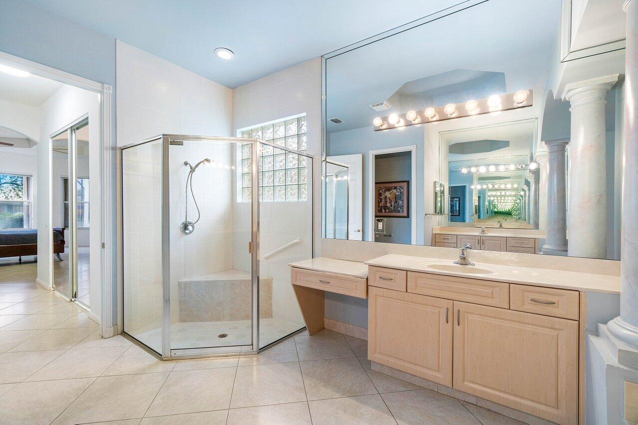 8225 Sandpiper Glen Drive, Lake Worth FL, 33467