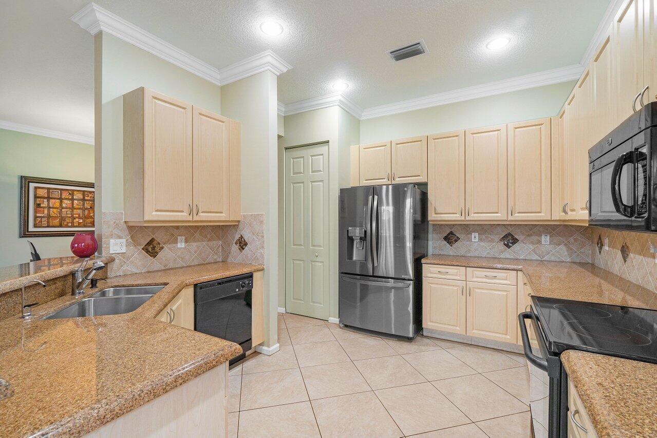 8225 Sandpiper Glen Drive, Lake Worth FL, 33467