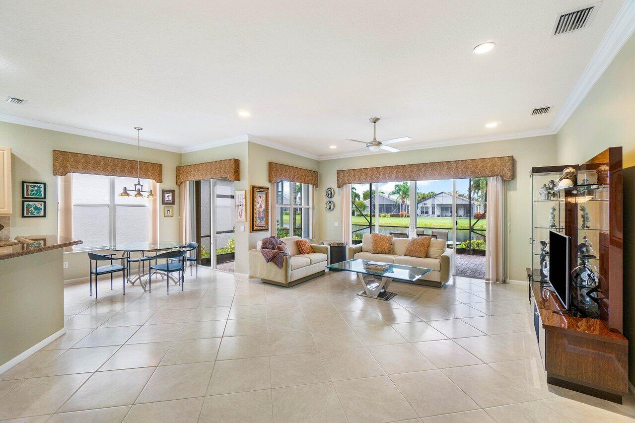 8225 Sandpiper Glen Drive, Lake Worth FL, 33467