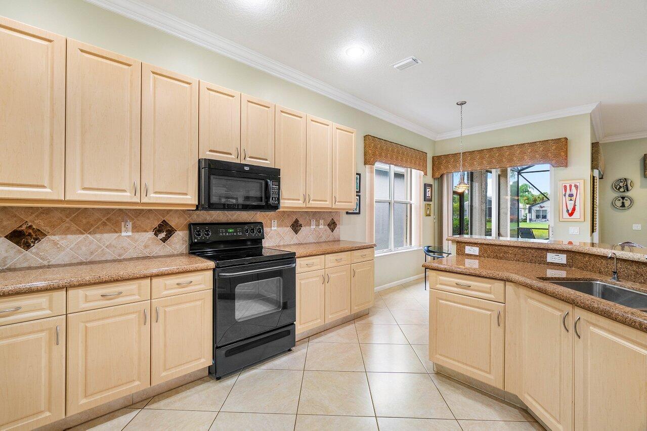 8225 Sandpiper Glen Drive, Lake Worth FL, 33467