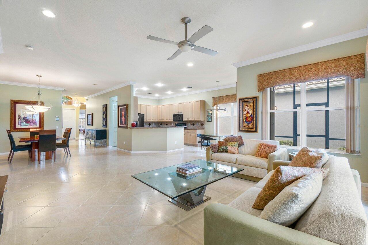 8225 Sandpiper Glen Drive, Lake Worth FL, 33467