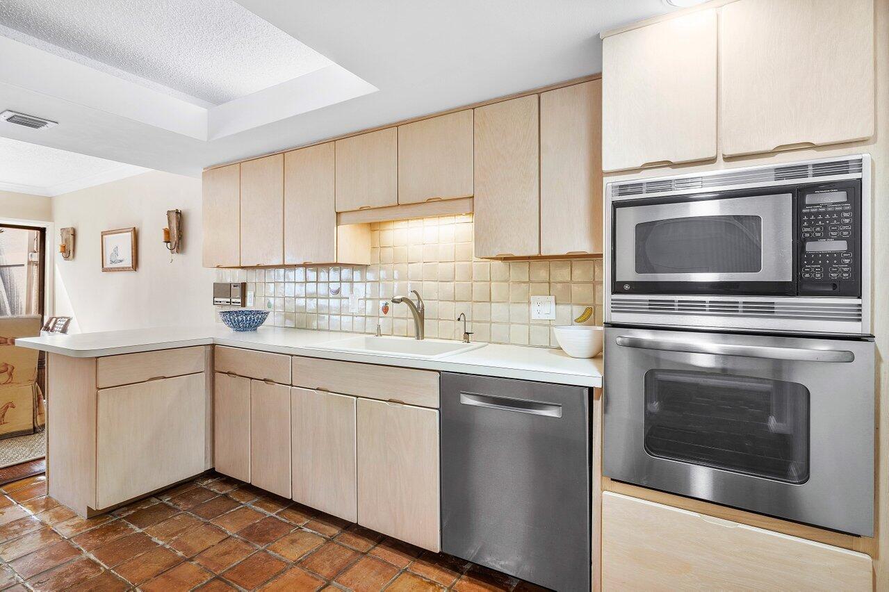 5578a N Ocean Boulevard 28f