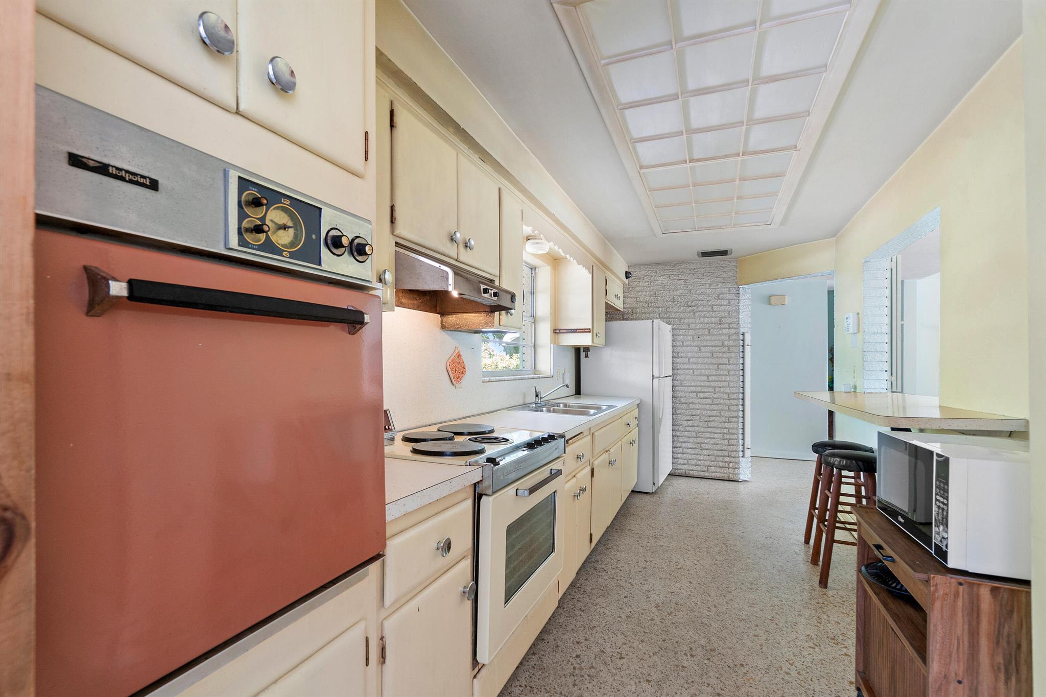 650 Las Palmas Parkway