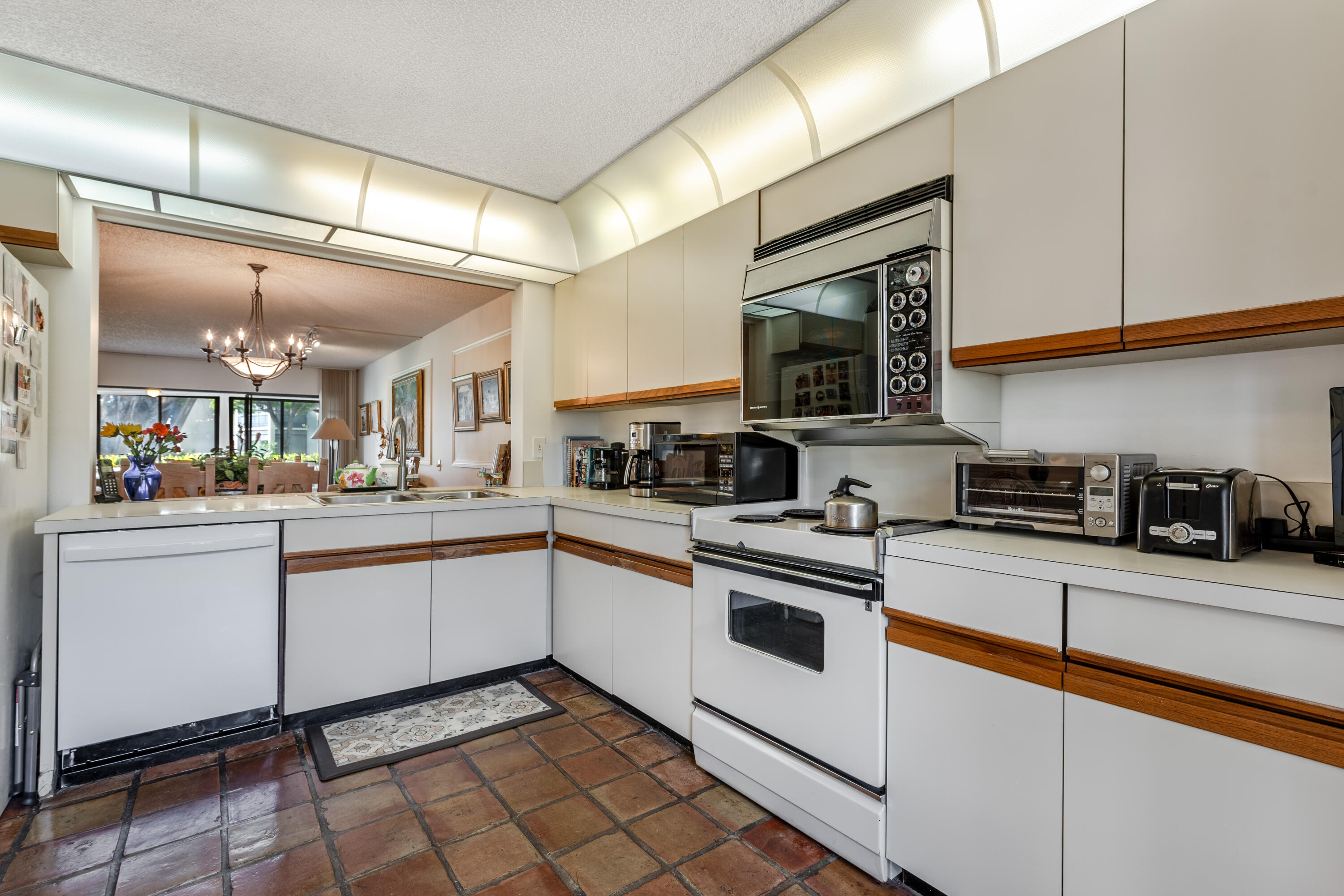 5690 Fairway Pard Drive 102