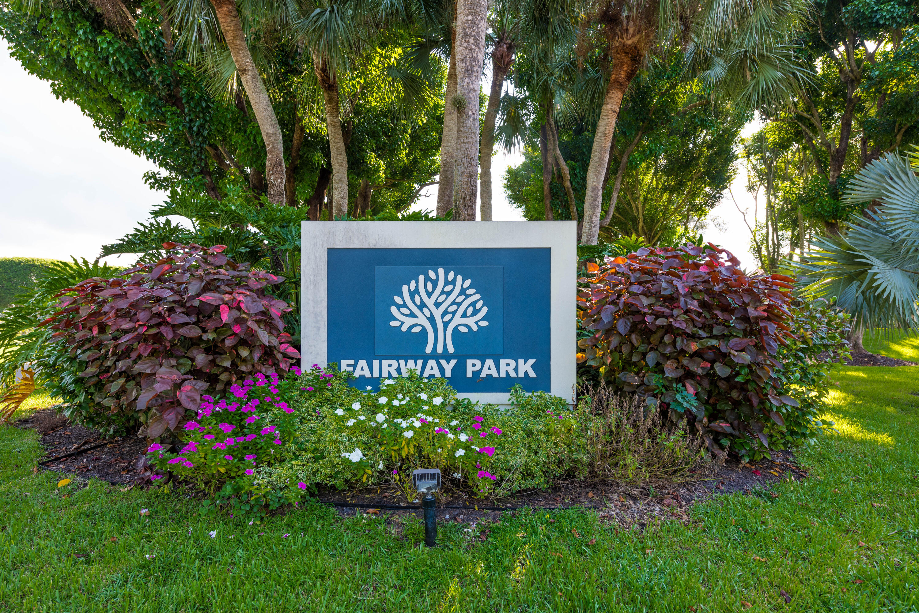 5690 Fairway Pard Drive 102