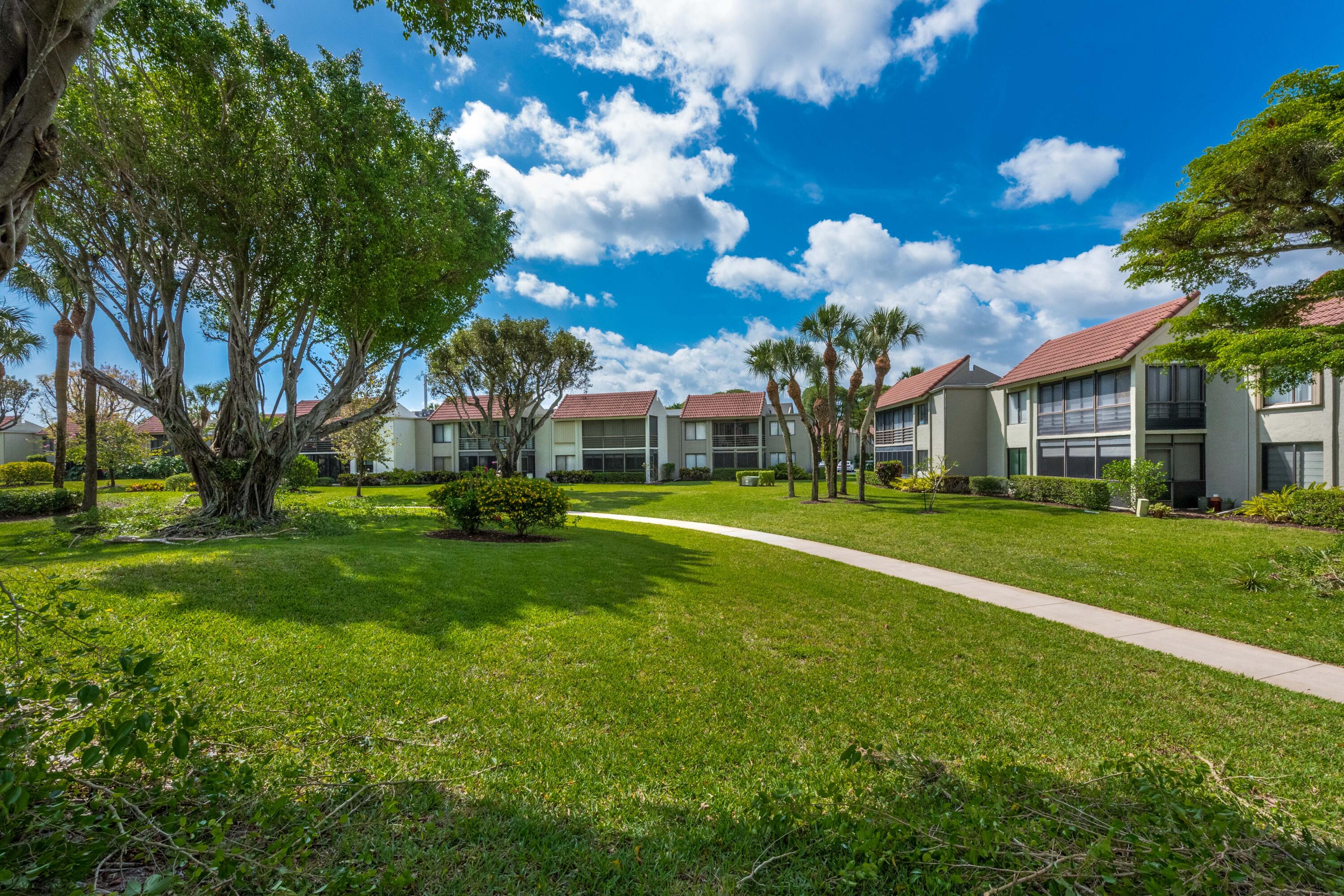 5690 Fairway Pard Drive 102